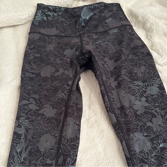 Lululemon leggings, metallic print design - Picture 2 of 4
